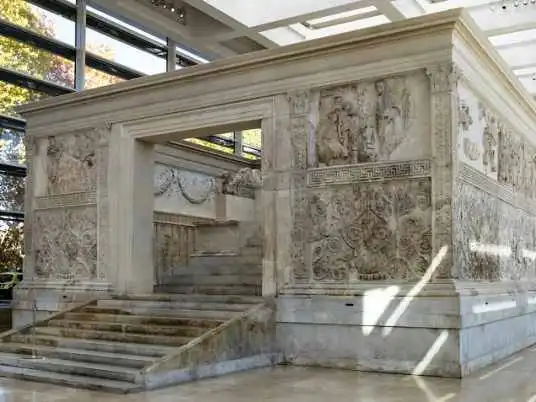Ara Pacis Augustae - informace o římské památce